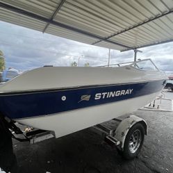 2001 Stingray Boat 