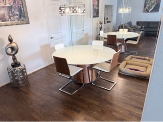 Domitalia Table w/ four chairs