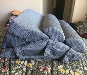 Adjustable wedge pillow