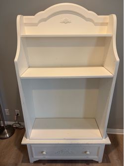 Cute cabinet/bookshelf with drawer