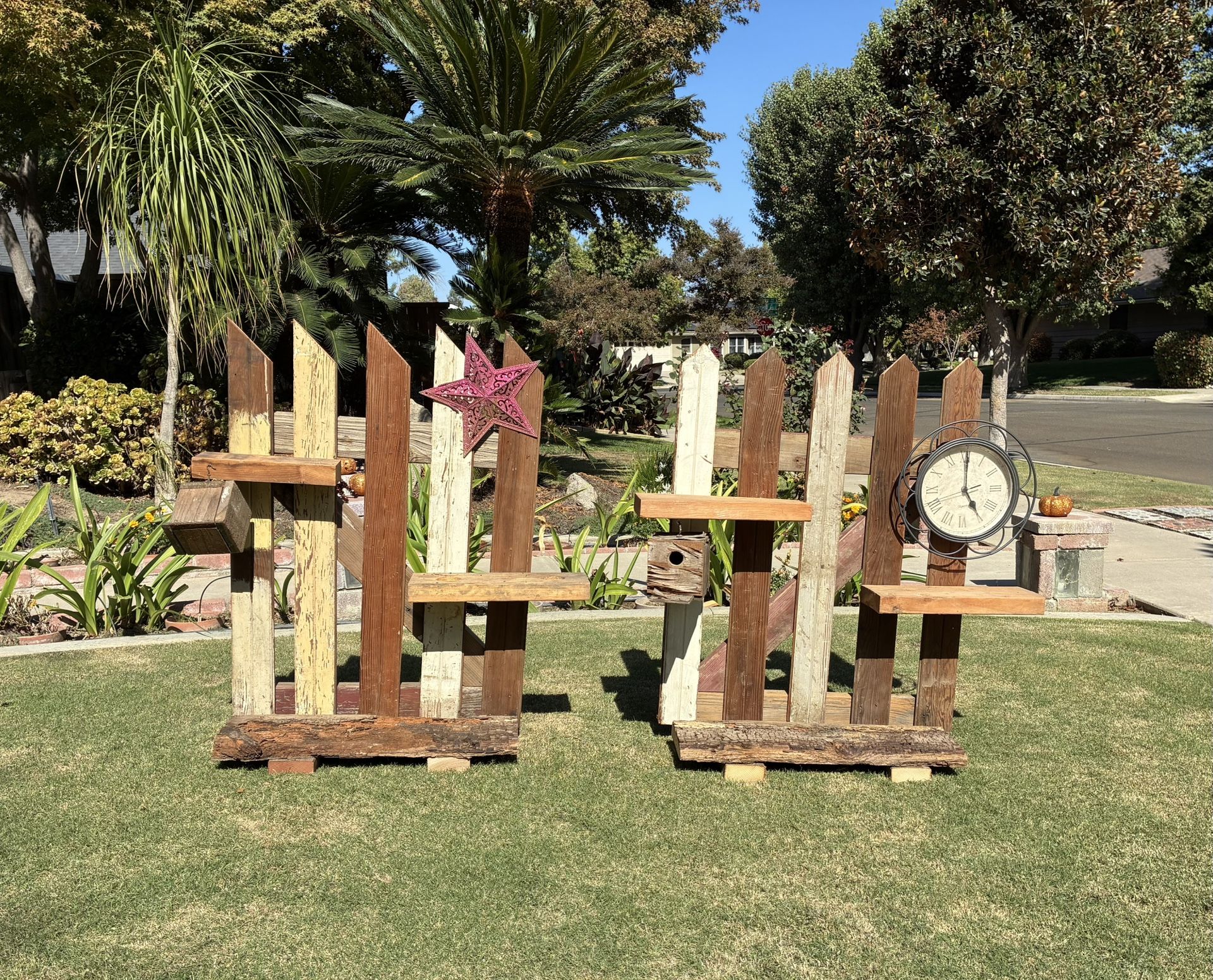 🍁🏡Rustic Picket Fence Stands@$30ea🍂🎃