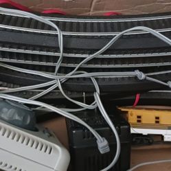 Bachmann Ho Scale circle of track with transformer