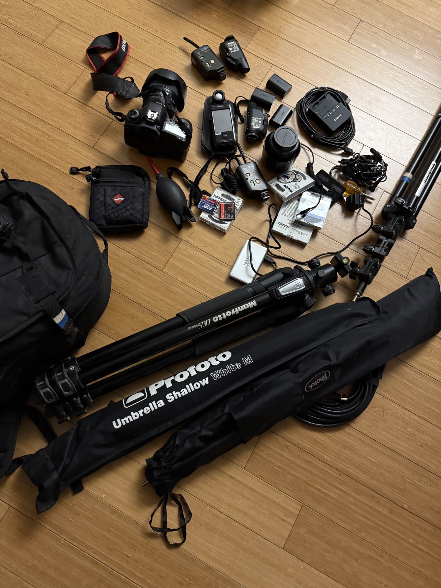 Canon 5D mk ii full Kit W 2 Lenses Strobes And Triggers