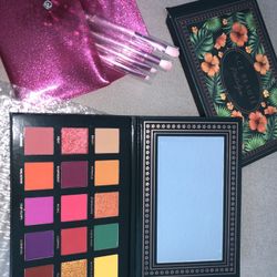 Eyeshadow palette & Makeup Brushes