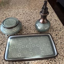Decorative bathroom set.