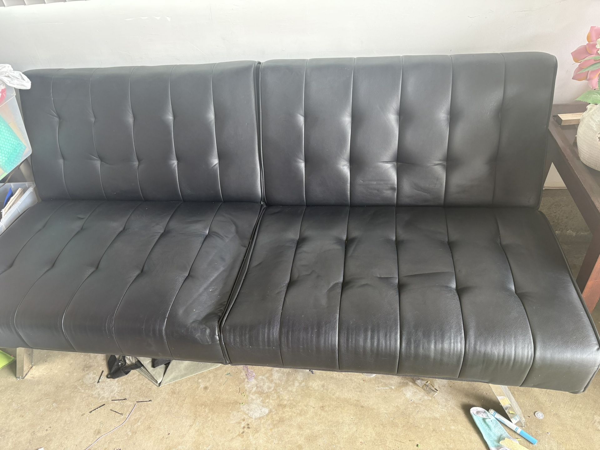 Black Futon