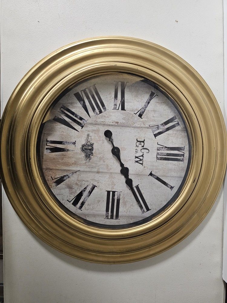 Clock (Battery Not Included)