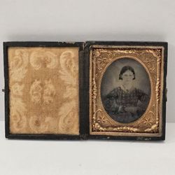 Antique TIN TYPE / Daguerrotype Cased PHOTO 