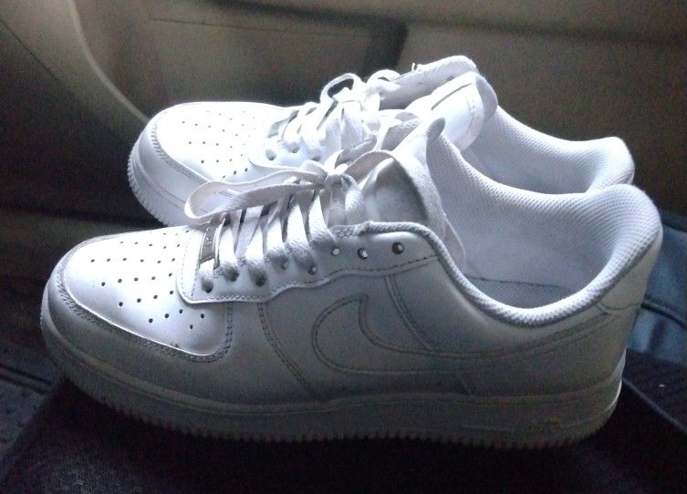 Nike Air Force size 9