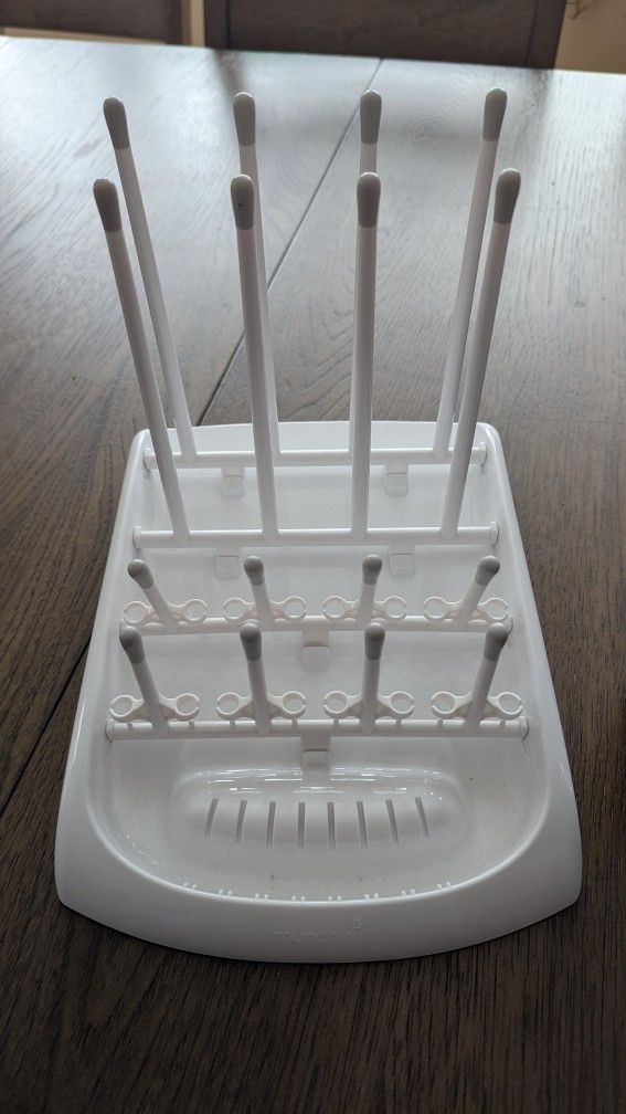 Munchkin Fold Cup and Bottle Drying Rack - like new.