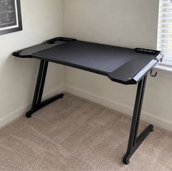 Black Gaming Desk / Computer Desk – Great Condition