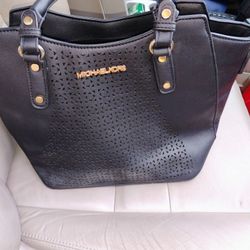 MK. Black Hand/ Shoulder Bag Excellent Condition Pickup Only Cash 