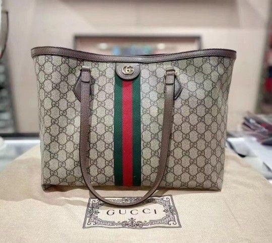 𝐆𝐮𝐜𝐜𝐢 𝐆𝐆 Medium Shopper Shoulder Bag