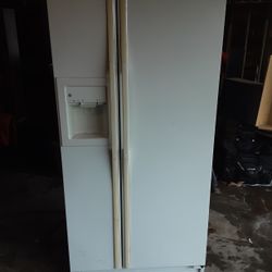 Perfect Garage  GE Double Door 25.5 Cu Ft