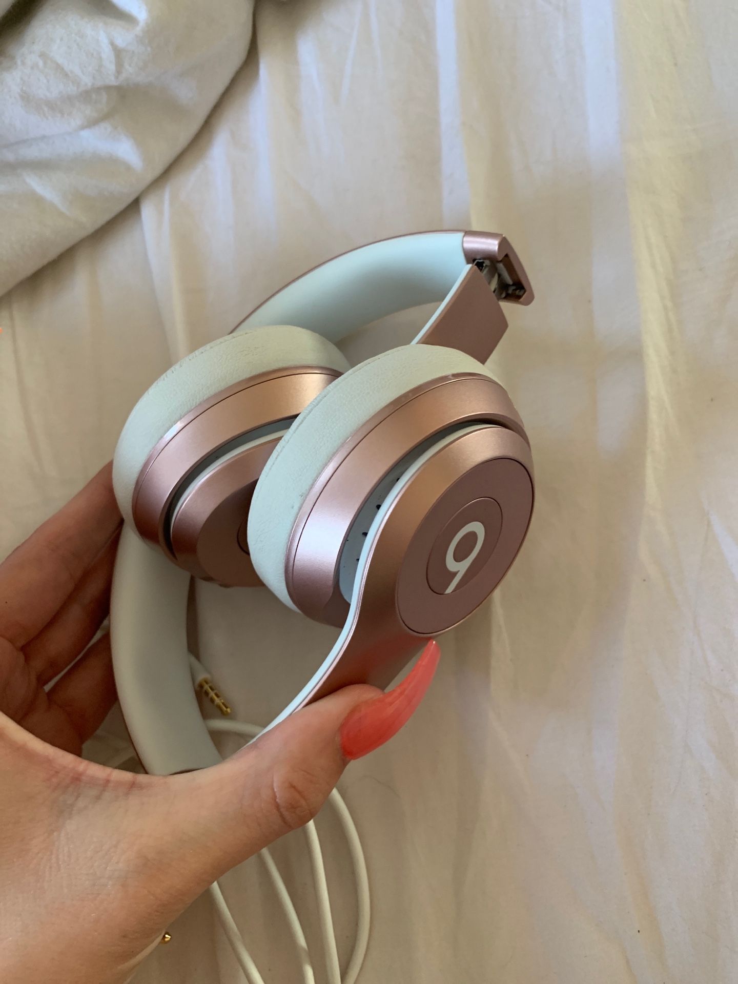 Rose Gold wireless Beats headphones w optional cord