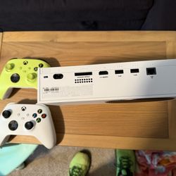 Xbox Series S w/ 2 Controllers