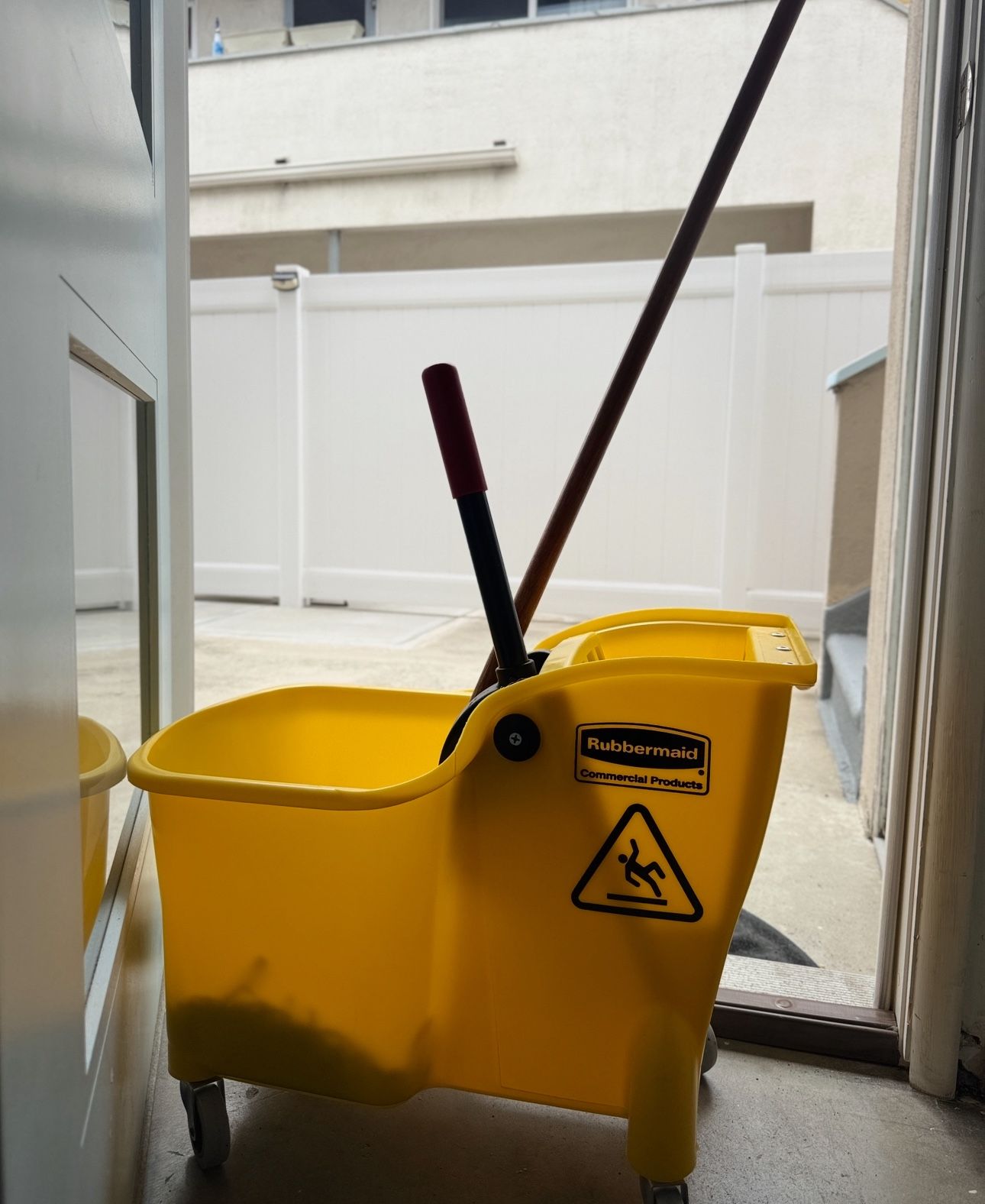3 Rubbermaid Commercial Products mop bucket