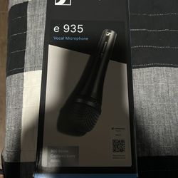 Sennheiser E935 Handheld Microphone 