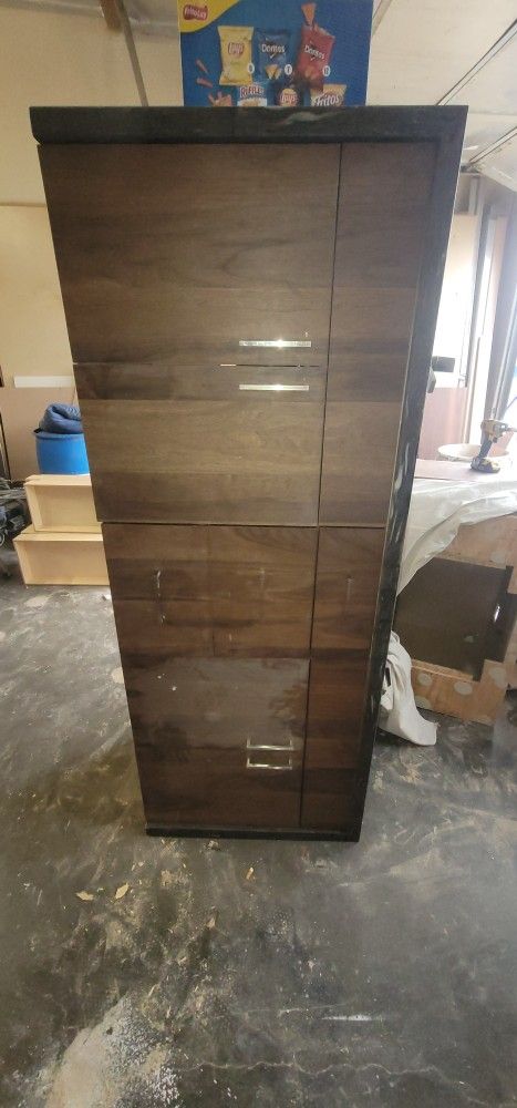 Vaniti /cabinet/stone/