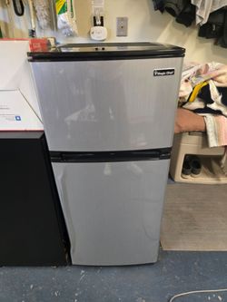 Magic Chef Refigerator