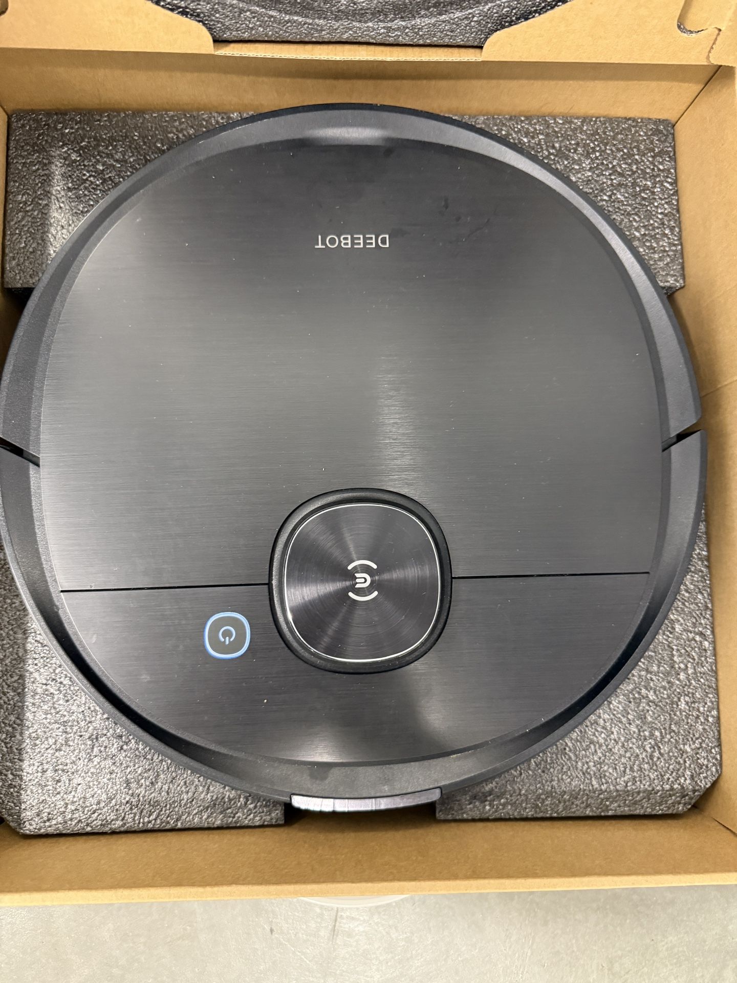 Ecovacs Deebot Ozmo T8 AIVI+ Robotic Vacuum Cleaner With Auto-Empty Station Lightly Used