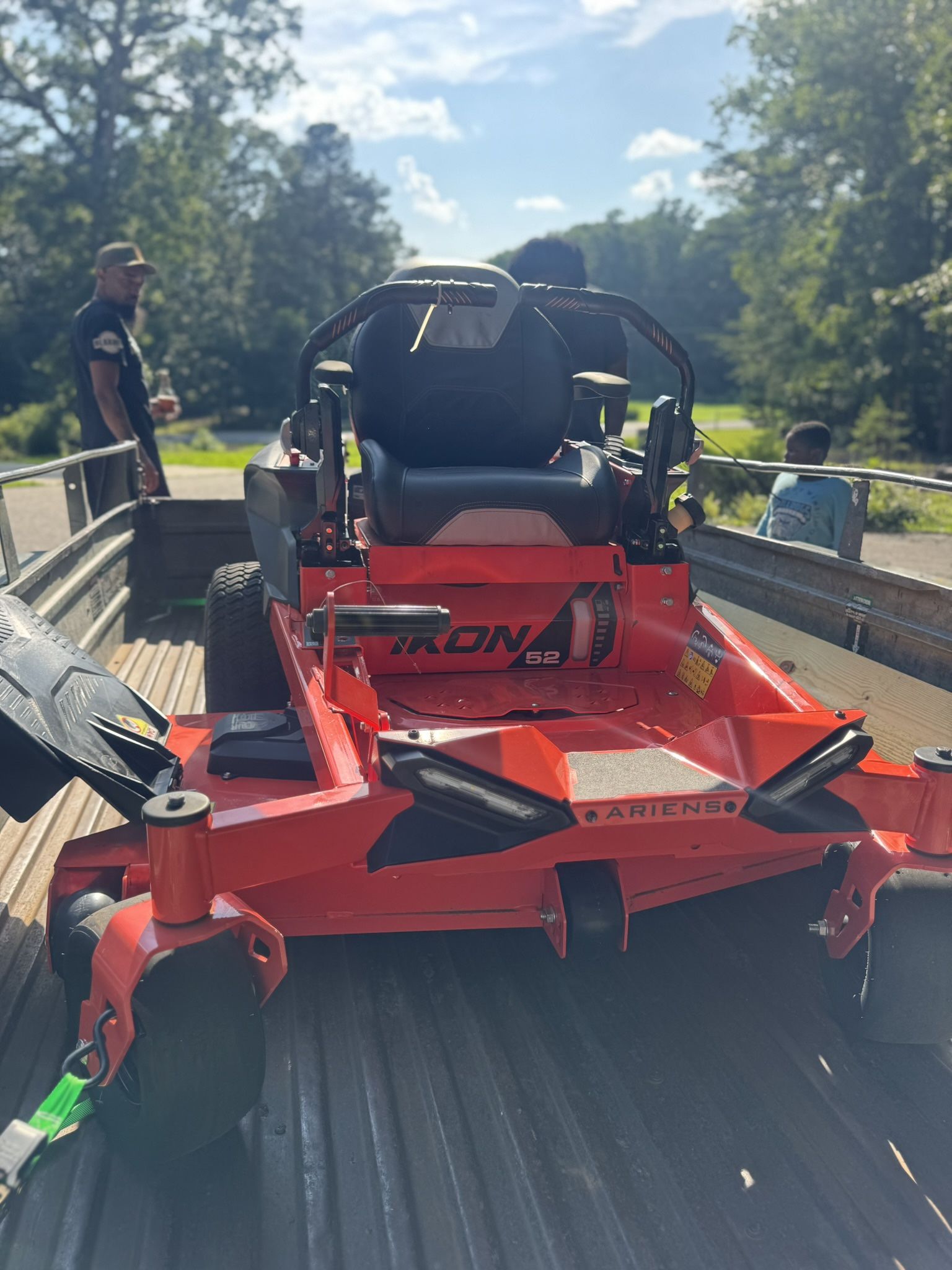 π¨ BRAND NEW ZERO TURN Ariens Ikon 52 MOWER β NEVER USED π¨
