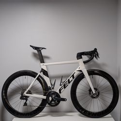 FELT AR Advanced Ultegra Di2 Road Bike