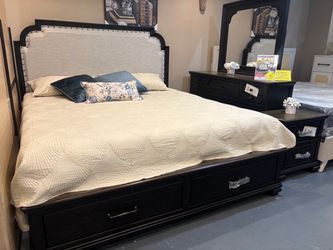 New King Platform Bedroom Set