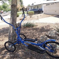 Street Strider 7i Elliptical Bike w/Stand