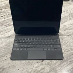 Apple iPad Pro 12.9” (4th Generation) – 256GB + Keyboard Case – Excellent Condition