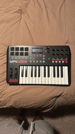 Akai MPK 225 MIDI Controller