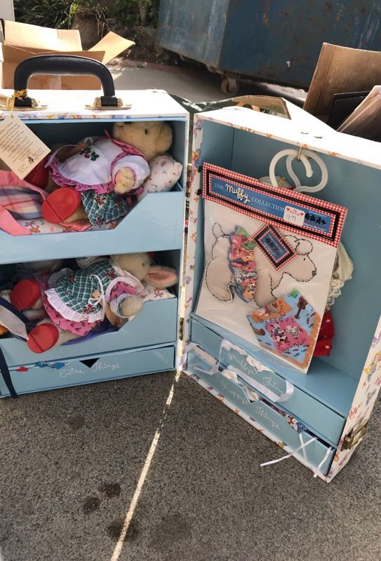 Muffy Vanderbear bunk trunk