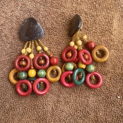 Vintage  Multi-Colored Wooden Rings Chunky Long Dangling Clip On Earrings. 