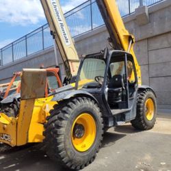 10,000 pound Variable Reach Forklift 