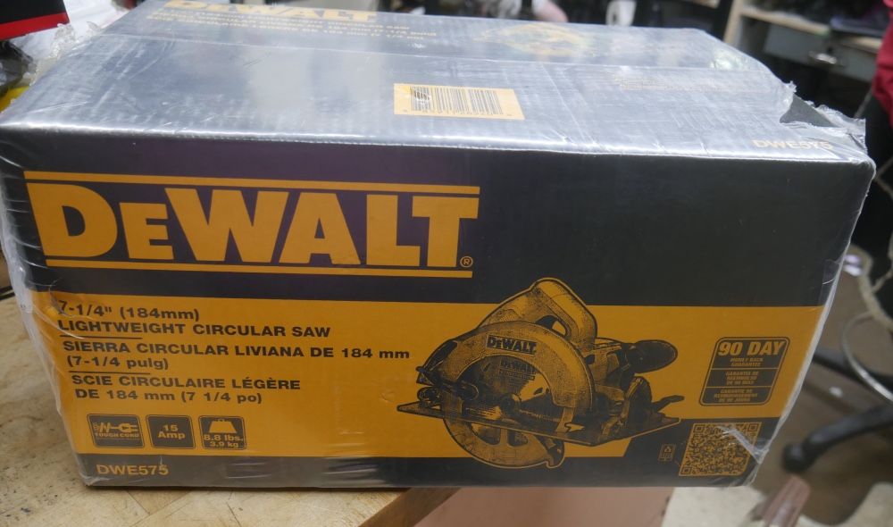 DEWALT 7-1/4 " 184MM LIGHTWEIGHT CIRCULAR SAW DWE575 NEW 887458-1