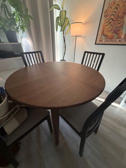 IKEA Skansas Round Dining Table - Expandable