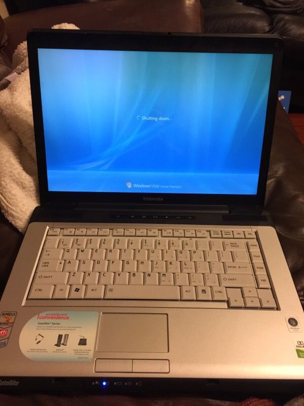 toshiba laptop in good conditions!!