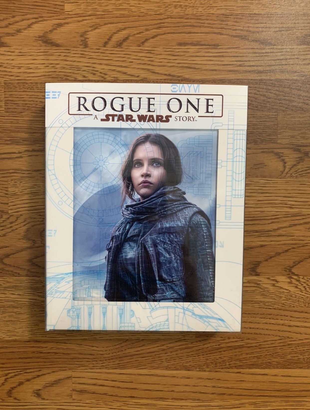 Rogue One: A Star Wars Story (Target Exclusive) Blu-ray 3D Combo Pack [Blu-ray 3D + Blu-ray + DVD + Collectible Packaging + Interchangeable Covers]