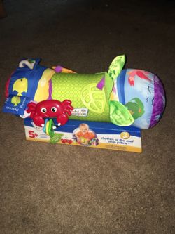 Tummy time pillow