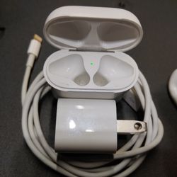 APPLE AIR POD GEN 2 BLUETOOTH EARBUDS 