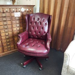 Executive Office Desk Chair. Leather, COMFORT