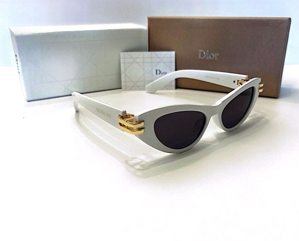 New CD CATEYE/Oval White