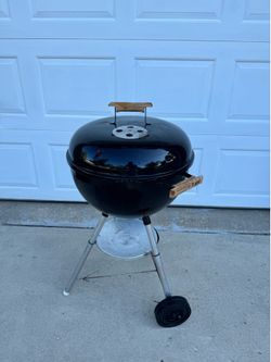 Weber Charcoal Grill in Black 🥩