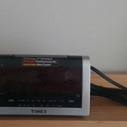 Timex Jumbo Digital Display Alarm Clock Radio/New 