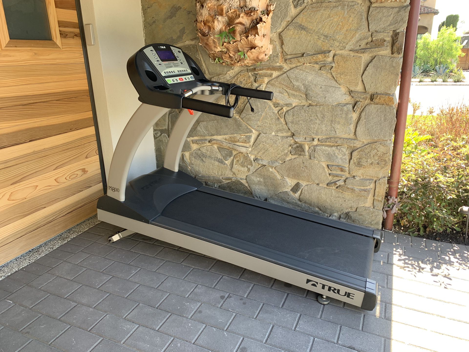 True Treadmill model PS800