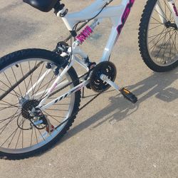 Girls Kent Mountain bike