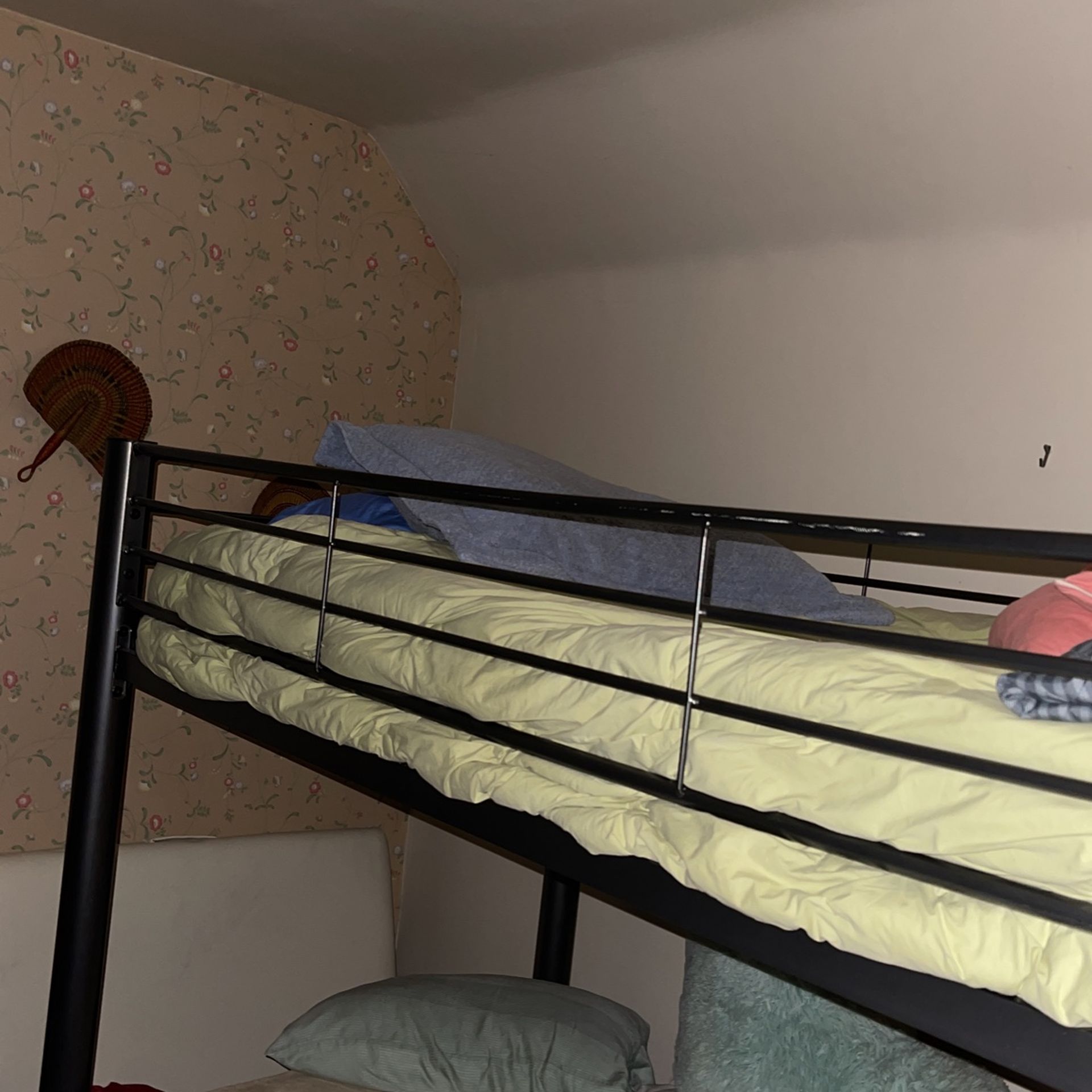 It’s A Bunkbed In Mint Condition