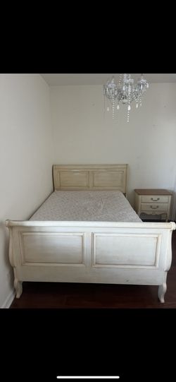 Ethan Allen Full Size Bed Frame Mattress Comes With Chester And Bed Side Table