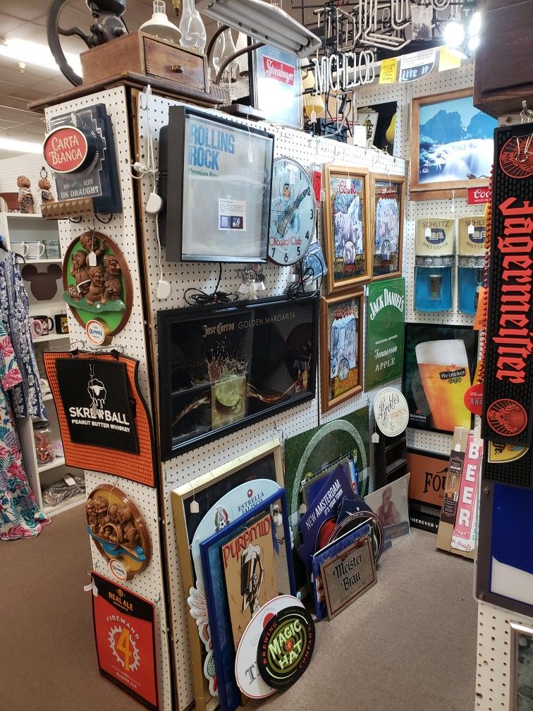 BEER NEONS, SIGNS, TAP HANDLES, AZ MILK BOTTLES, LONGABERGER BASKETS