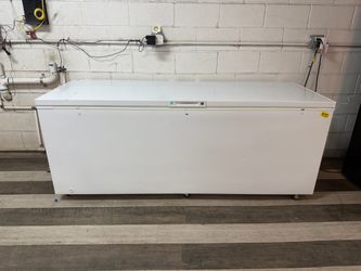 Frigidaire Chest Freezer 7 foot long 25” Cb ft